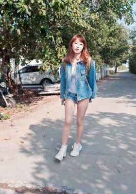 年轻的妈妈播放