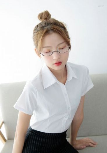 美脚パンスト女教师在线