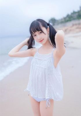 女大学生的沙龙室主演