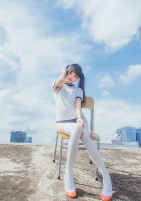 女巨人电影